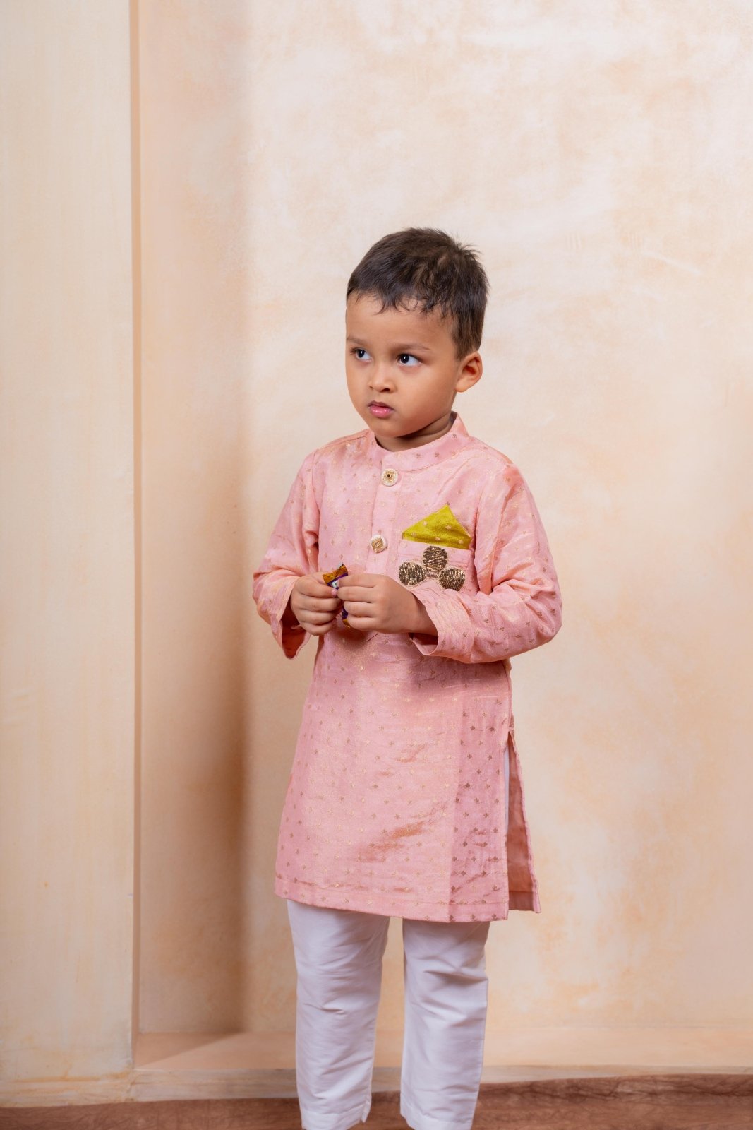 Shimmery Pocket Square Detailed Silk Kurta With Pyjama - Kirti Agarwal