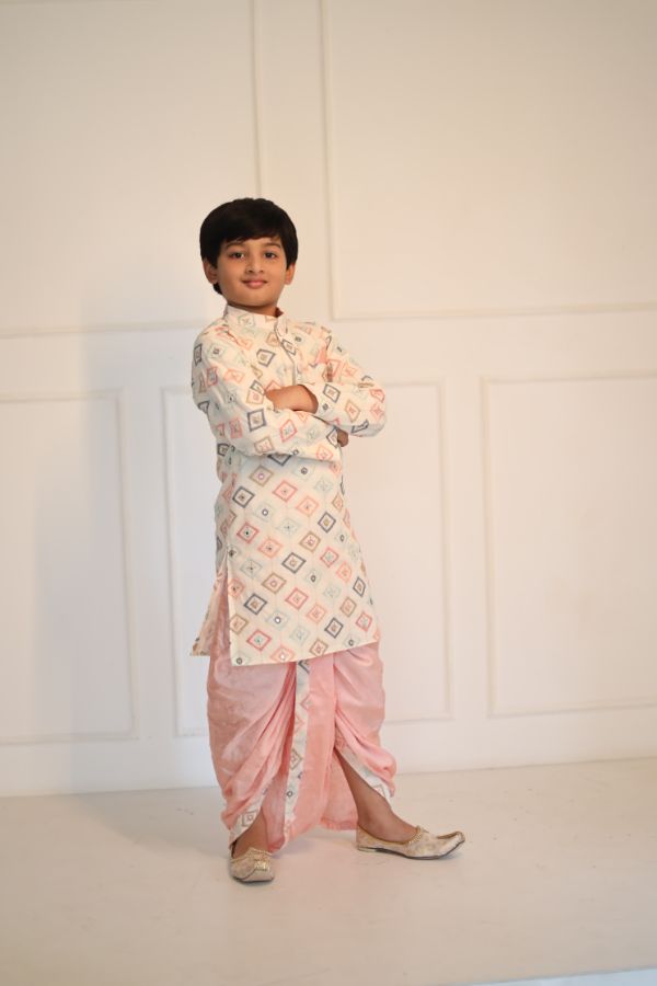 Abhla Work Ethnic Kurta And Peach Dhoti - Kirti Agarwal