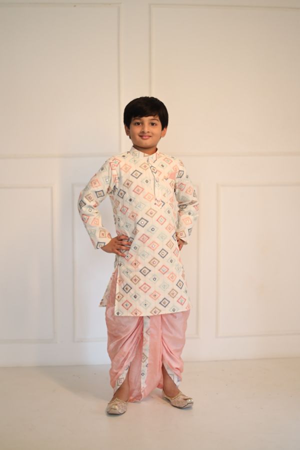 Abhla Work Ethnic Kurta And Peach Dhoti - Kirti Agarwal