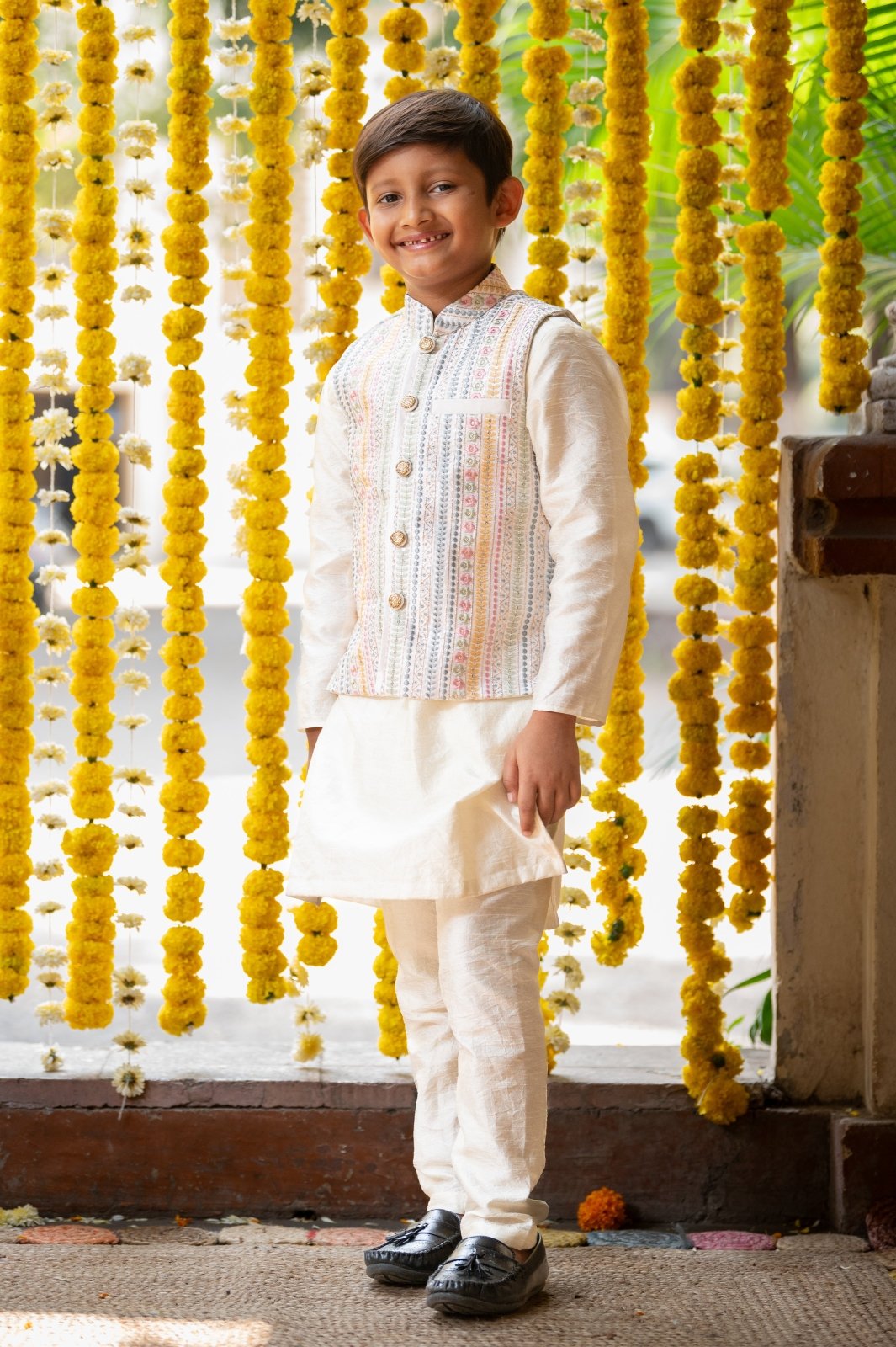 Ethnic Kurta With off white Embroidered Jacket And Pyjama - Kirti Agarwal