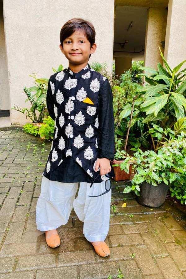 Floral Thread Embroidered Black Jacket With Kurta And Patiala - Kirti Agarwal