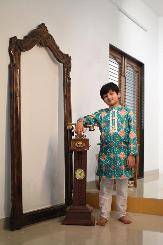 Green Patola Printed Kurta with Pyjama - Kirti Agarwal