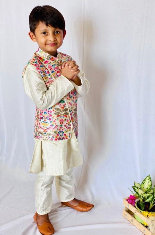 Kurta with stylish embroidered Bandi - Kirti Agarwal